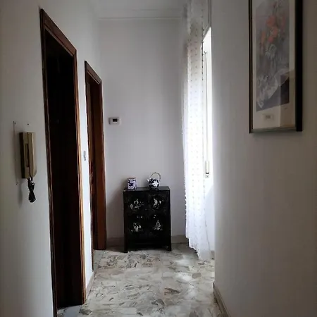 Casa Del Grillo In Centro E Nei Pressi Del Mare *